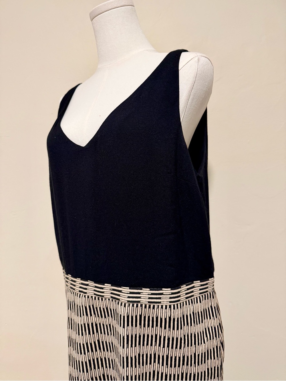 LOFT Black & Cream Sleeveless Midi Shift Dress - Picture 4 of 6